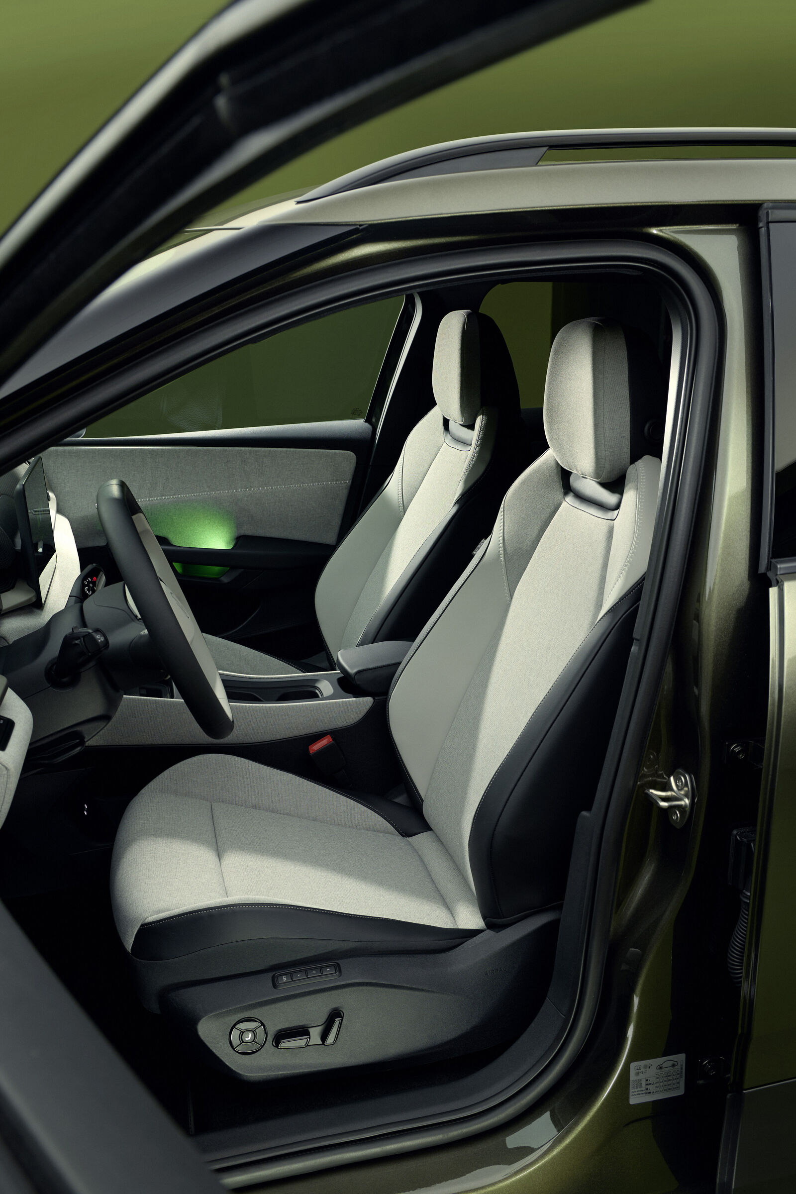 The all-new electric ID. Cross