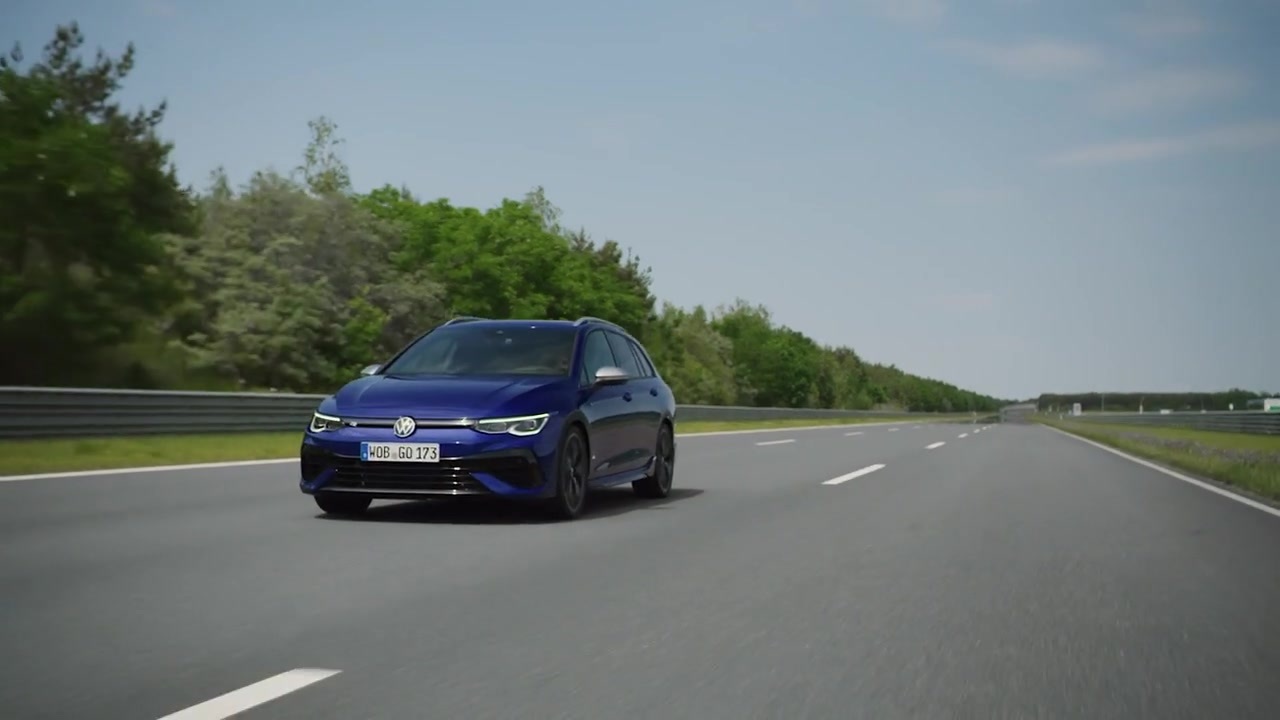 Volkswagen Golf R Variant - Driving Scenes